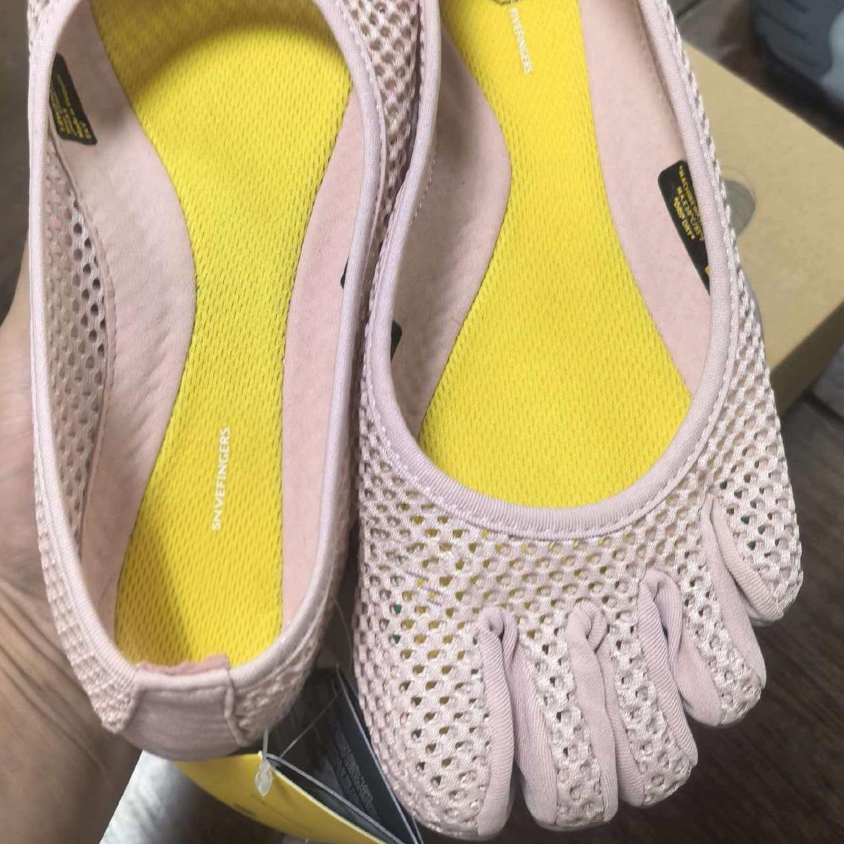 Breathable Barefoot Split-Toe Yoga Shoes